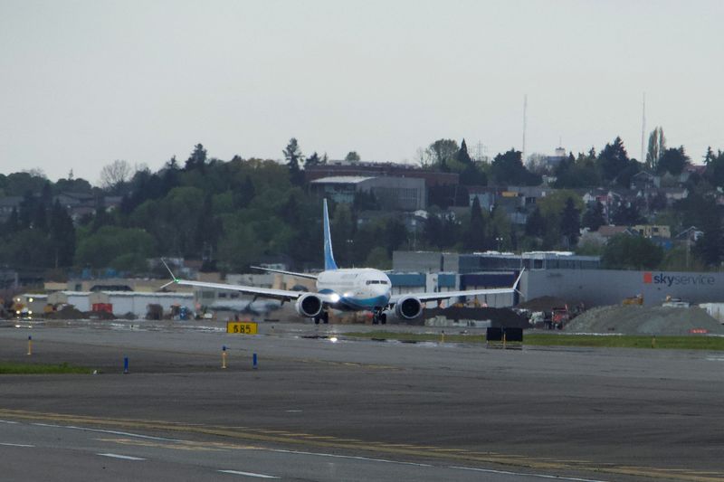 Second Boeing jet starts return from China, tracker shows